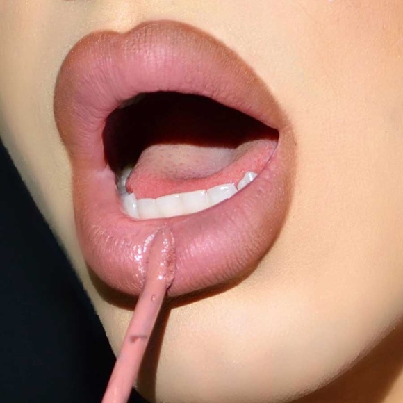 🎀 DRAGUN BEAUTY DragunGlass Matte Liquid Lipstick - Picture 3 of 10